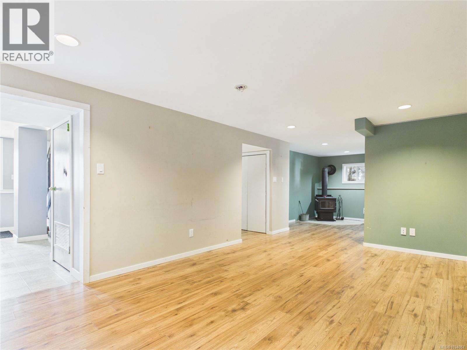 9992 Victoria Rd - 29
