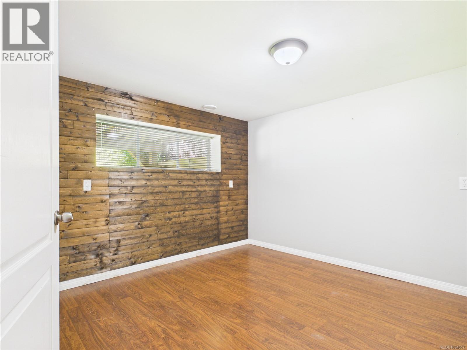9992 Victoria Rd - 34