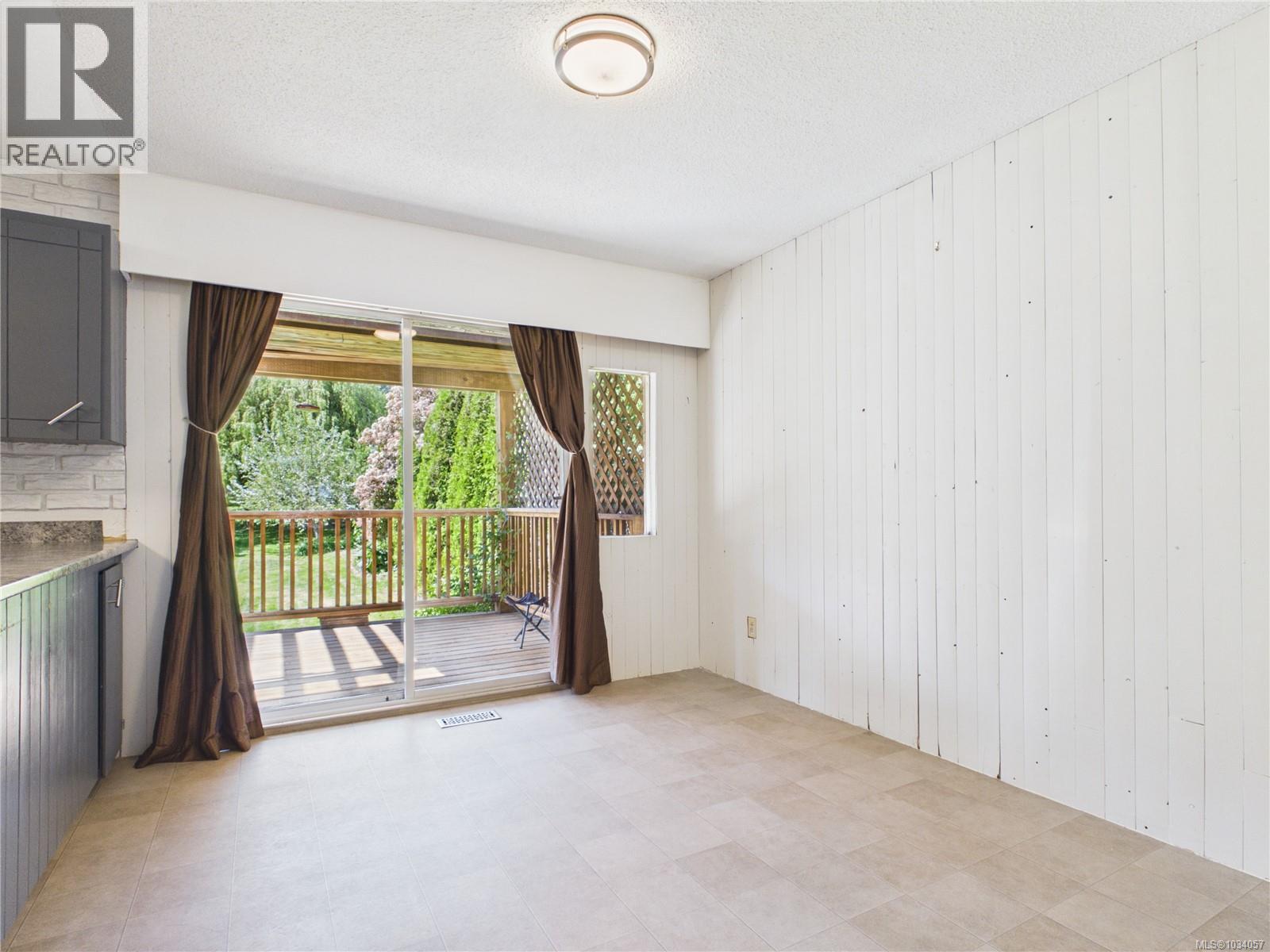 9992 Victoria Rd - 11