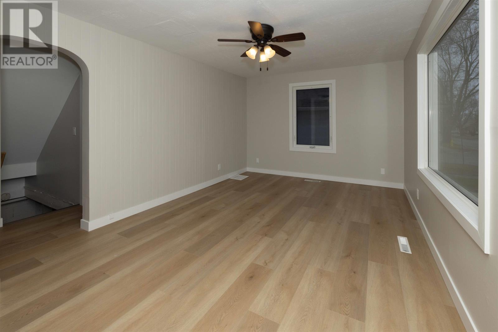 141 Kenogami AVE S, Thunder Bay, Ontario, P7B4R8 — Photo 2