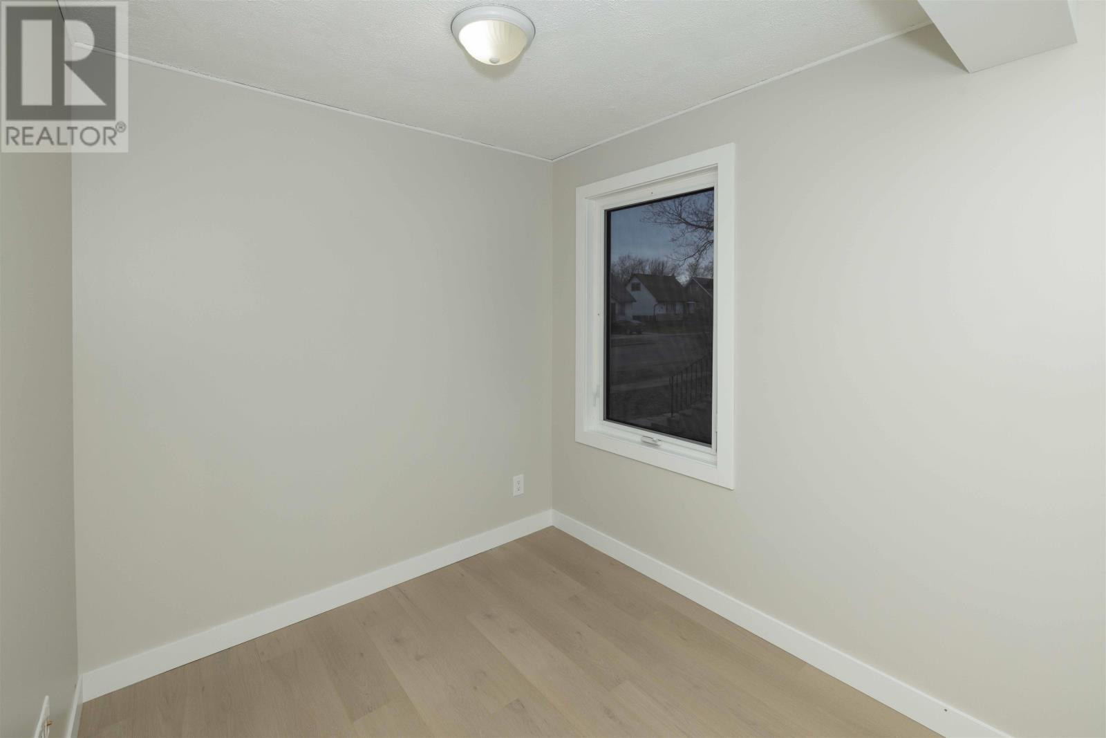 141 Kenogami AVE S, Thunder Bay, Ontario, P7B4R8 — Photo 5