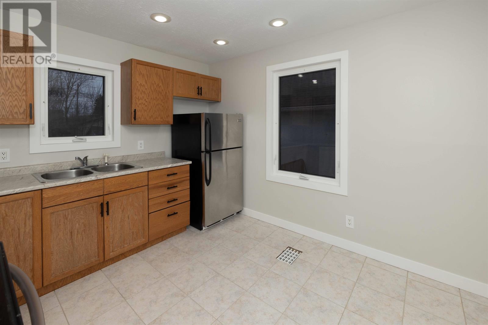 141 Kenogami AVE S, Thunder Bay, Ontario, P7B4R8 — Photo 7