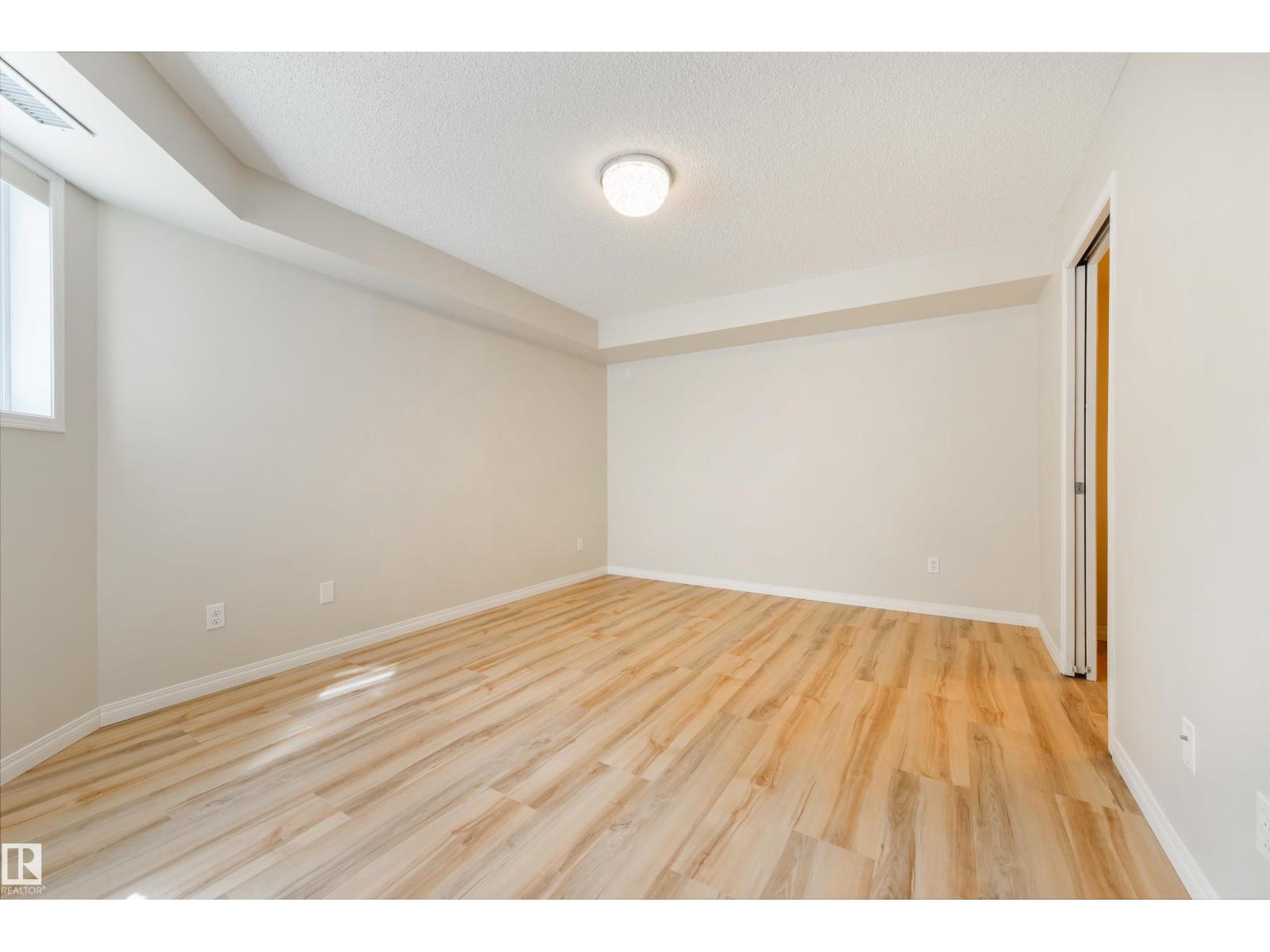 #112 10311 111 ST NW - 35