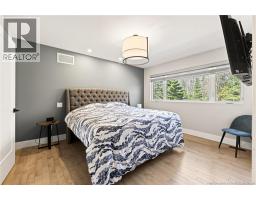 SPACIOUS MASTER BEDROOM