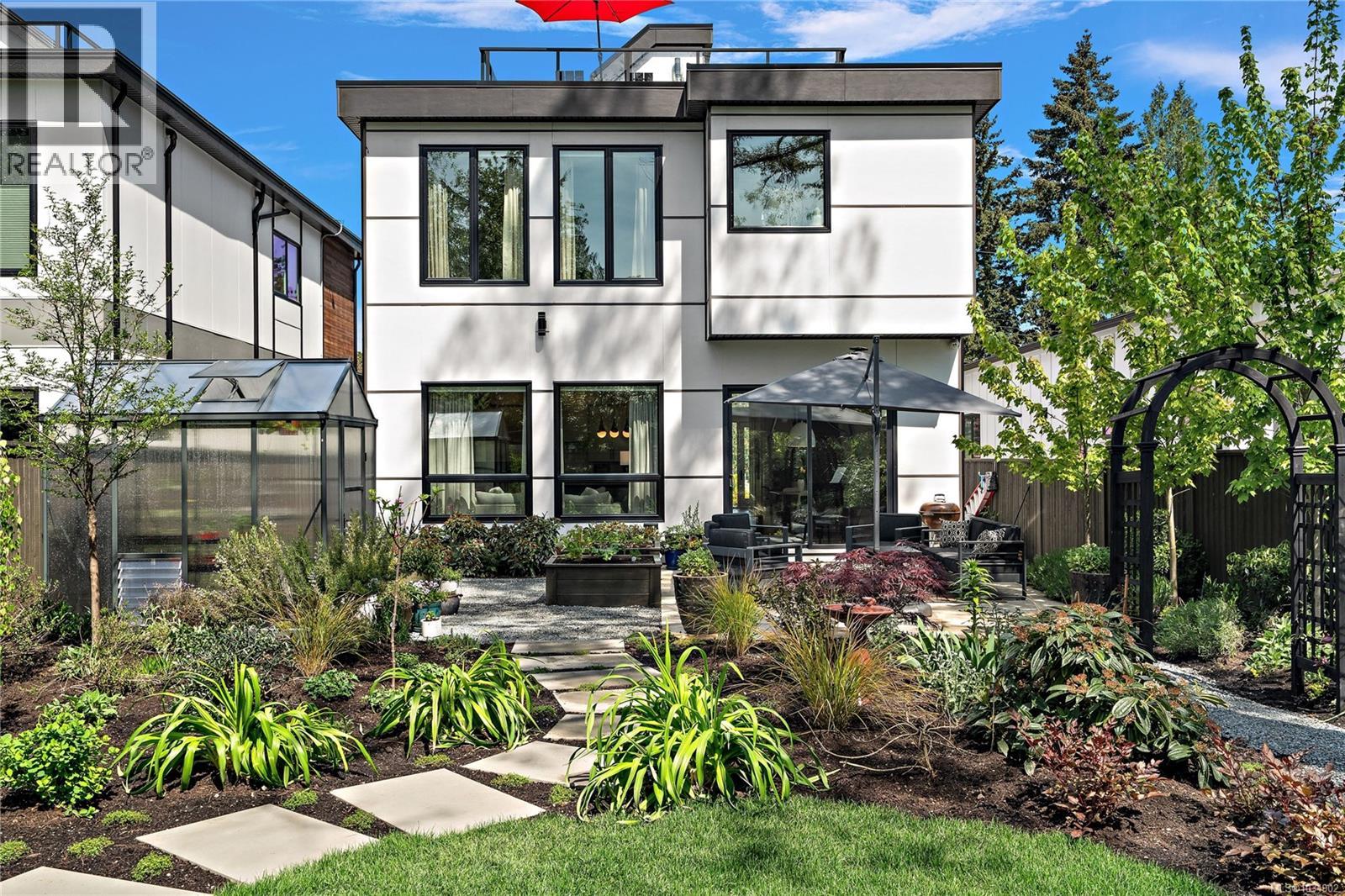 9499 Maryland Dr - 35
