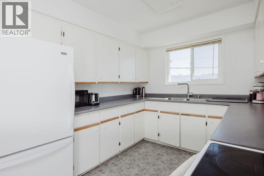 606 MARTIN ROAD, Gibsons