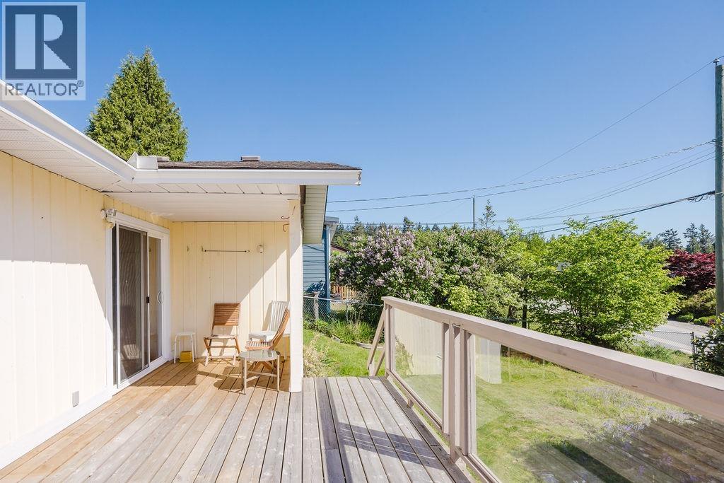 606 MARTIN ROAD, Gibsons