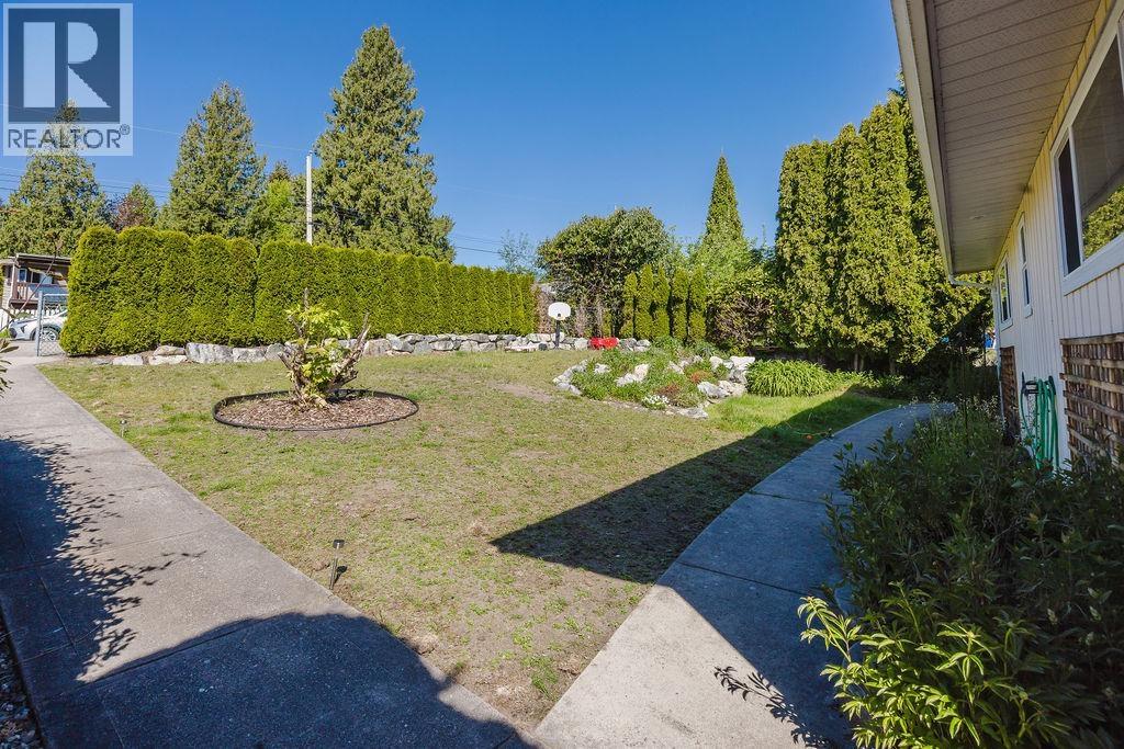 606 MARTIN ROAD, Gibsons