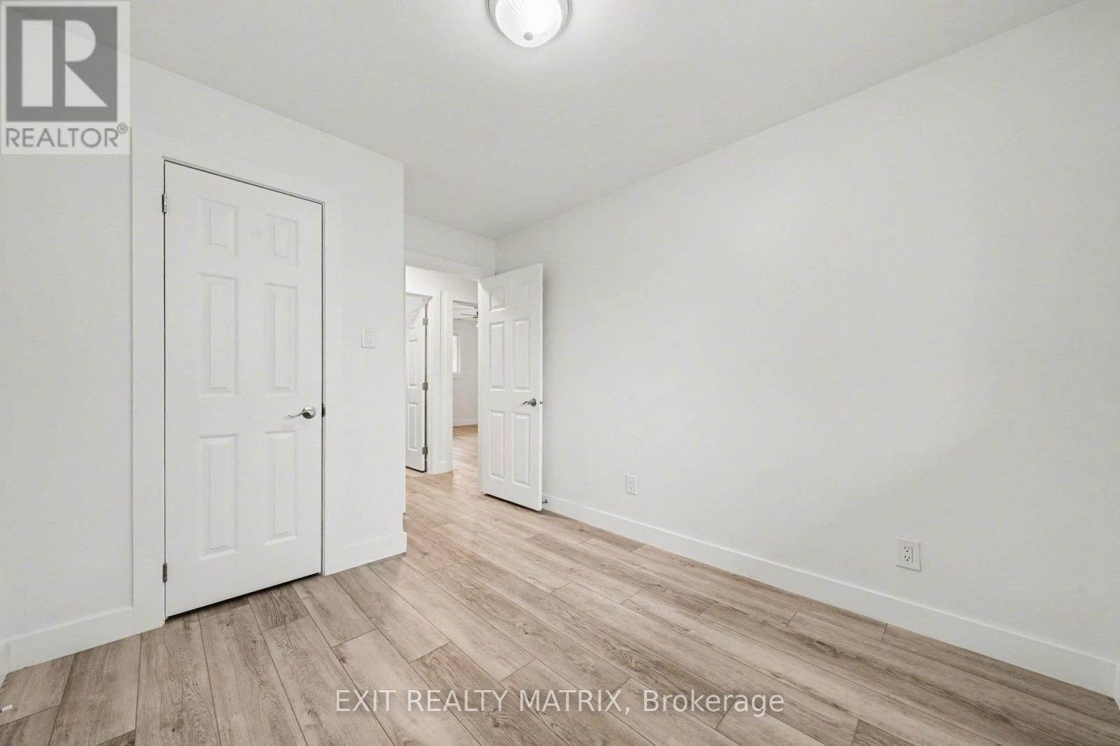 1740 SAINT-LAURENT STREET - 16