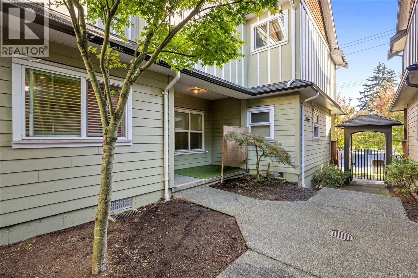 #102 582 Rosehill St - 9