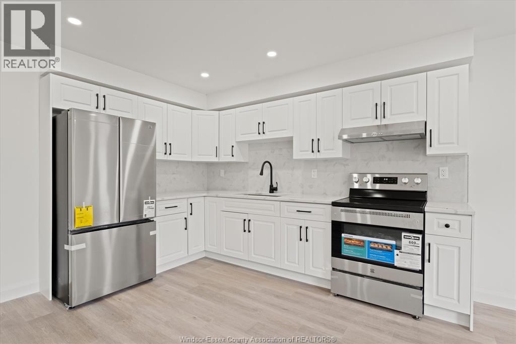 702 PIERRE Unit# 7, Windsor, Ontario, N9A2K5 — Photo 4