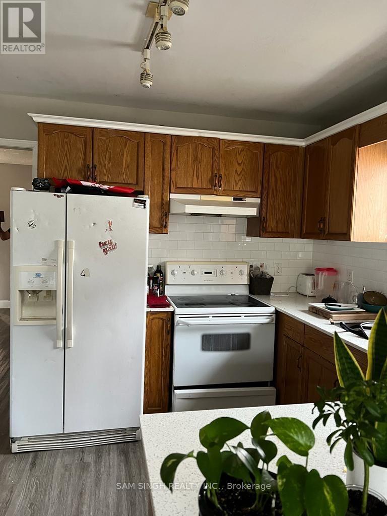 185 THURMAN CIRCLE - 5