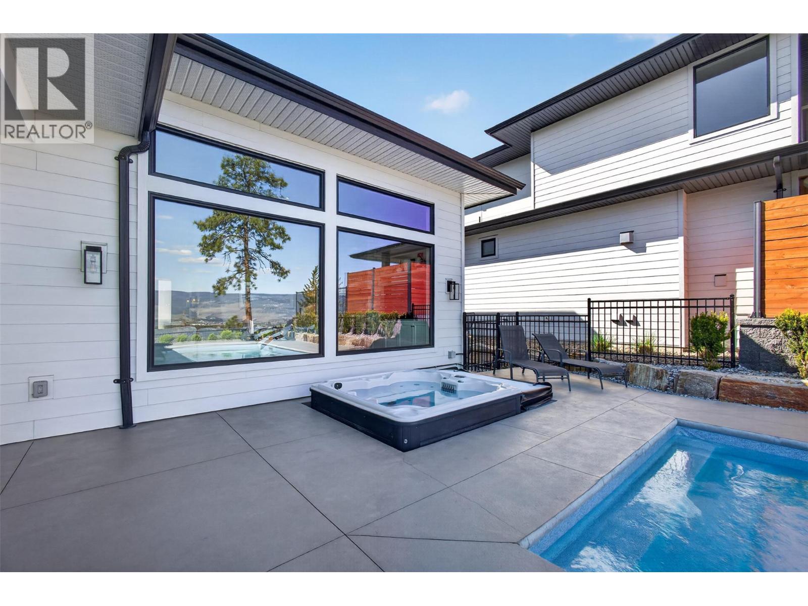266 Summer Wood Drive, Kelowna