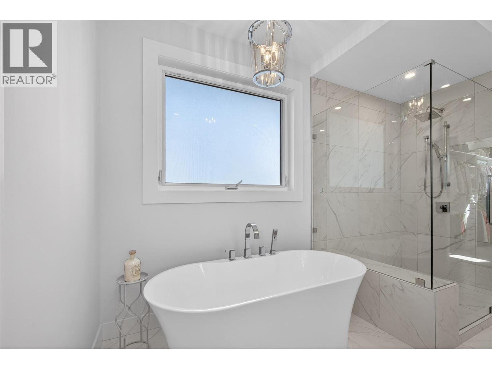 266 Summer Wood Drive, Kelowna