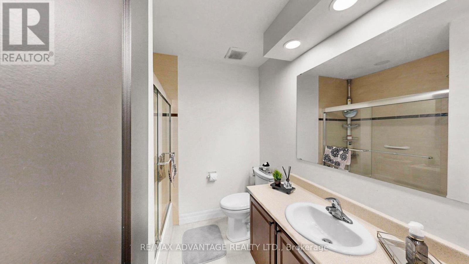 #67 476 WILKINS STREET - 22