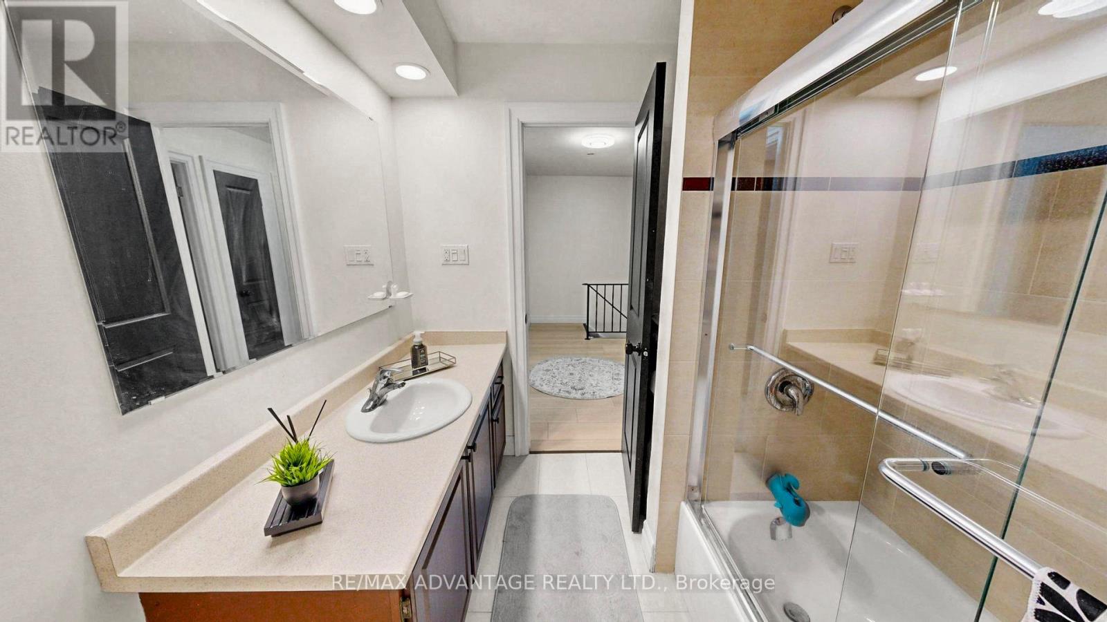 #67 476 WILKINS STREET - 23