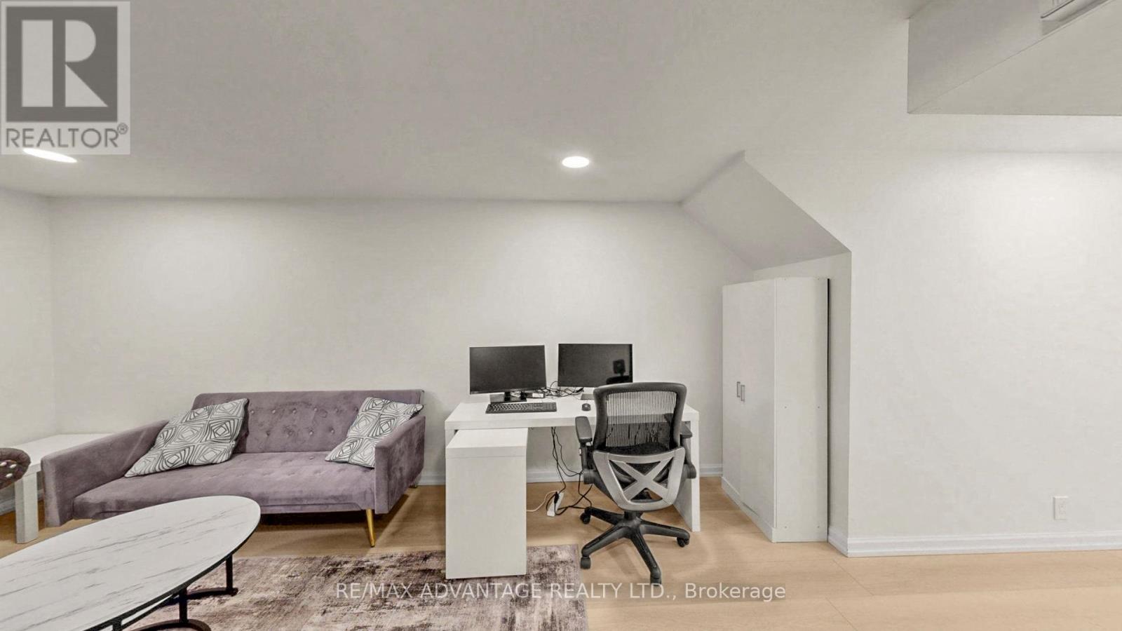 #67 476 WILKINS STREET - 32