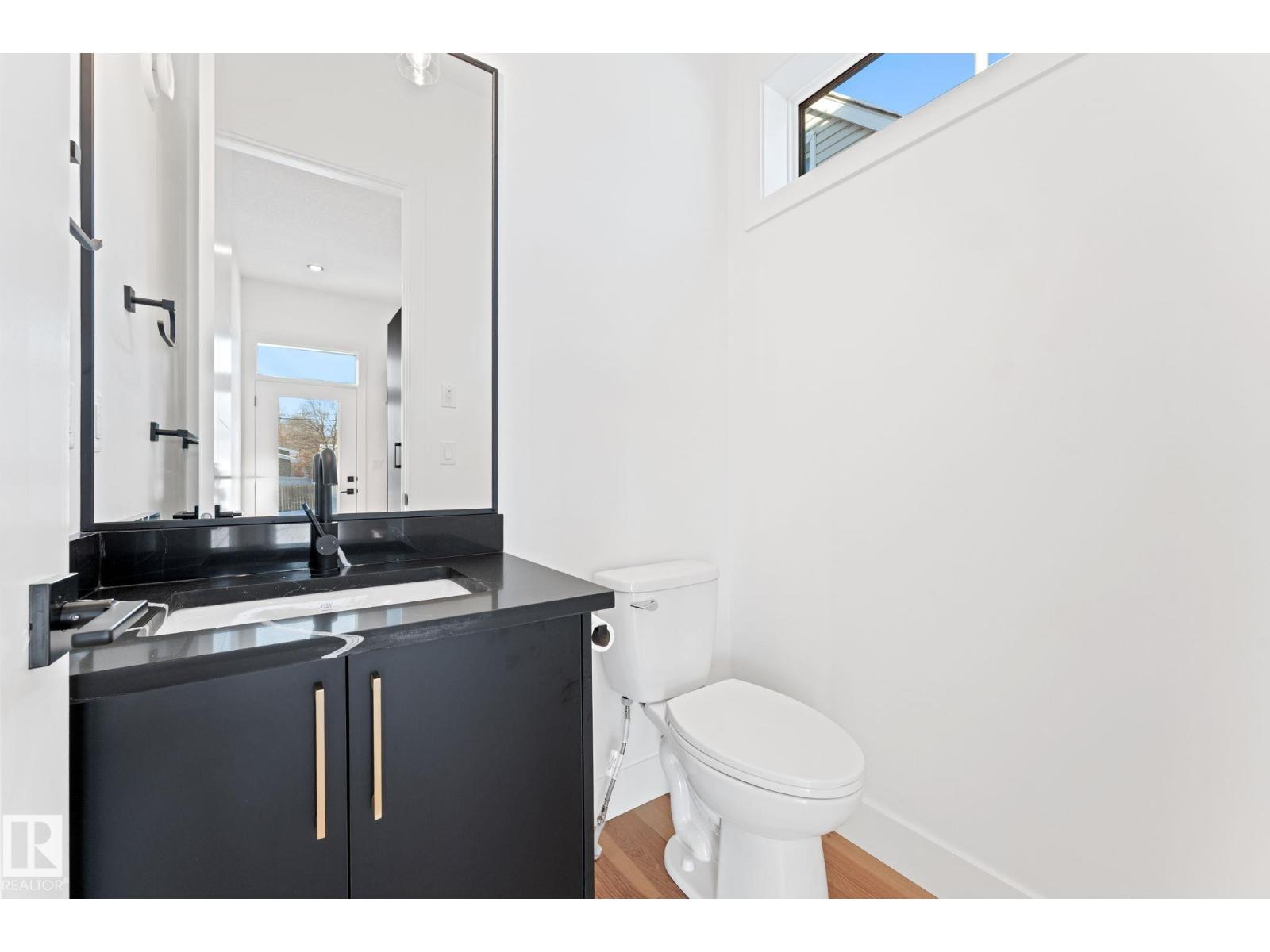 11019 132 St NW - 11