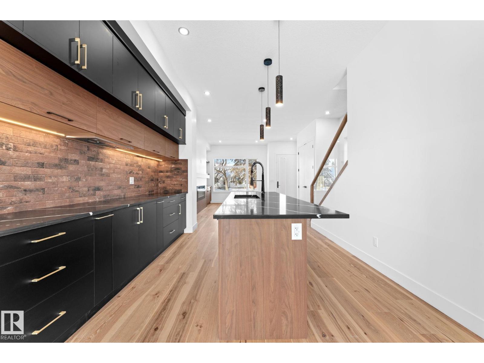 11019 132 St NW - 8