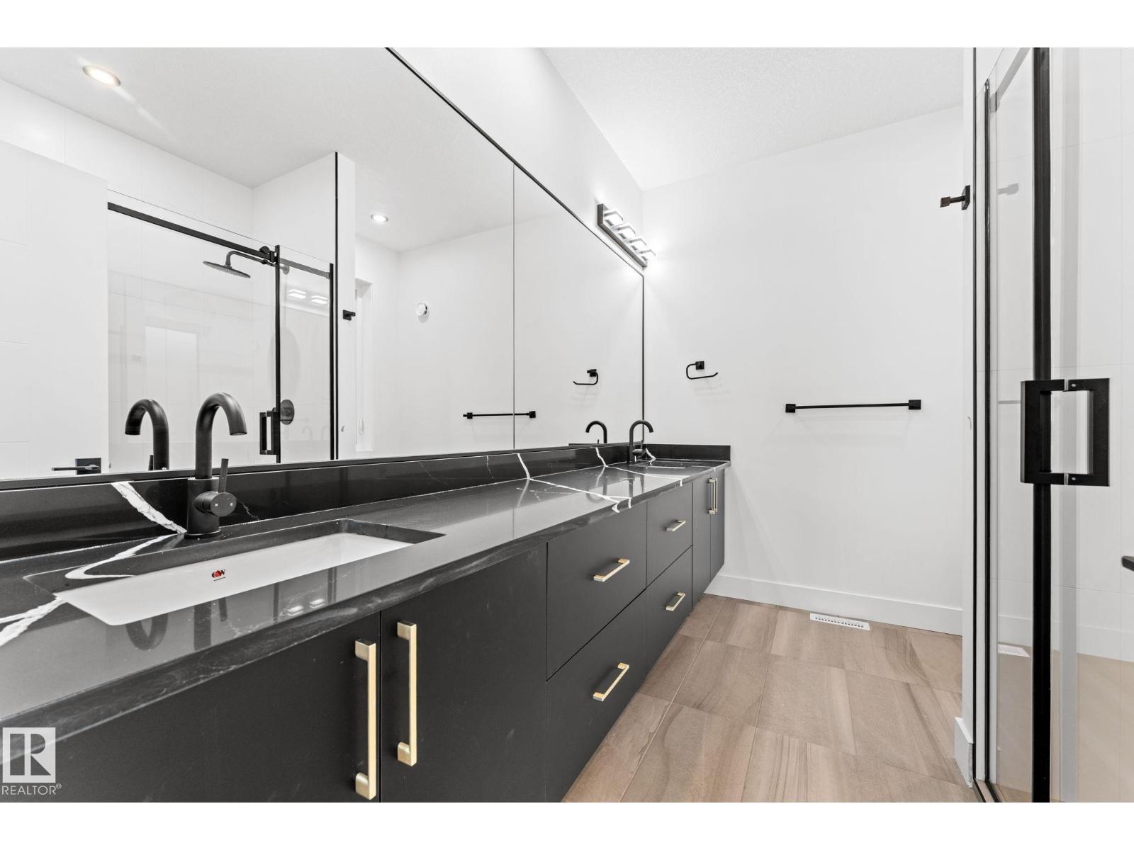 11019 132 St NW - 20