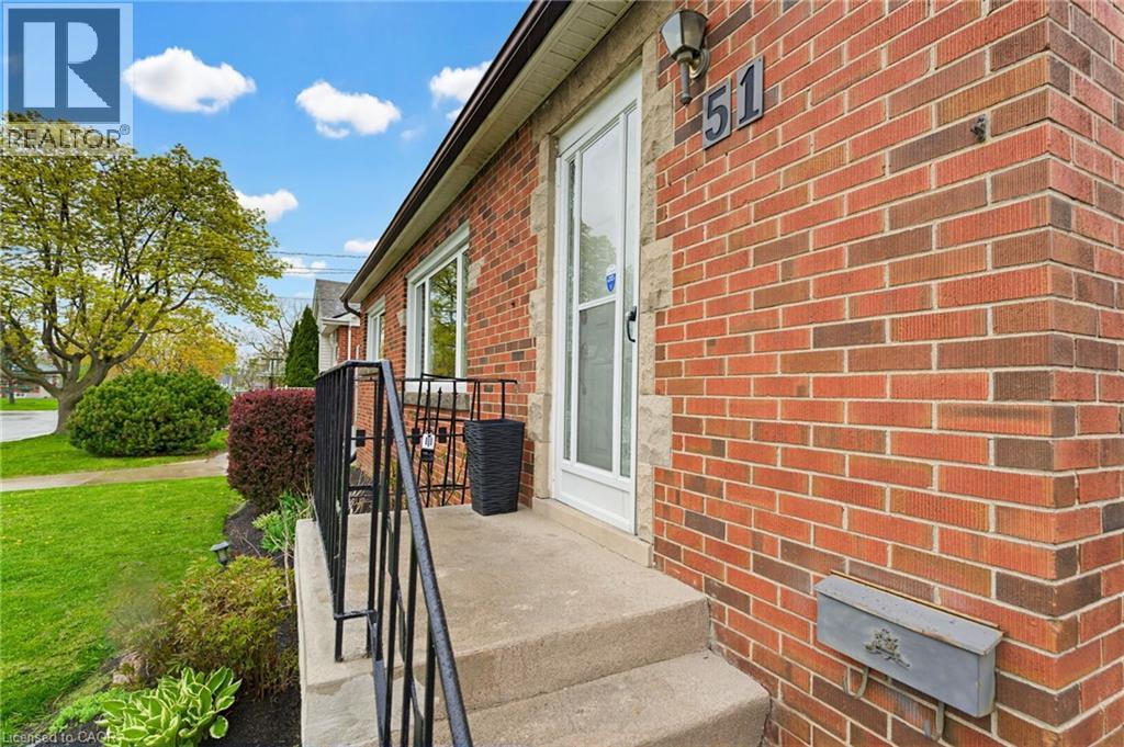 51 BROMLEY Road, Hamilton, Ontario, L9A2E1 — Photo 6