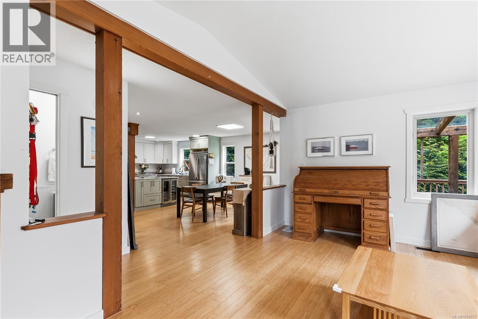 1302 Victoria Rd - 16