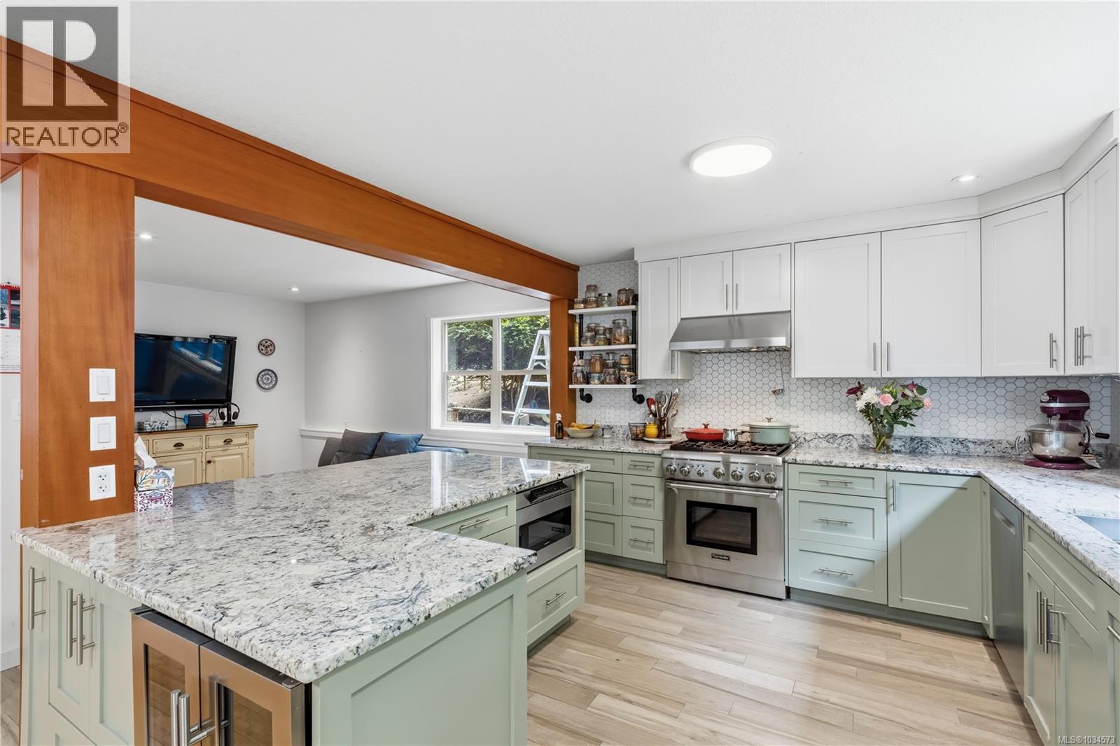 1302 Victoria Rd - 18