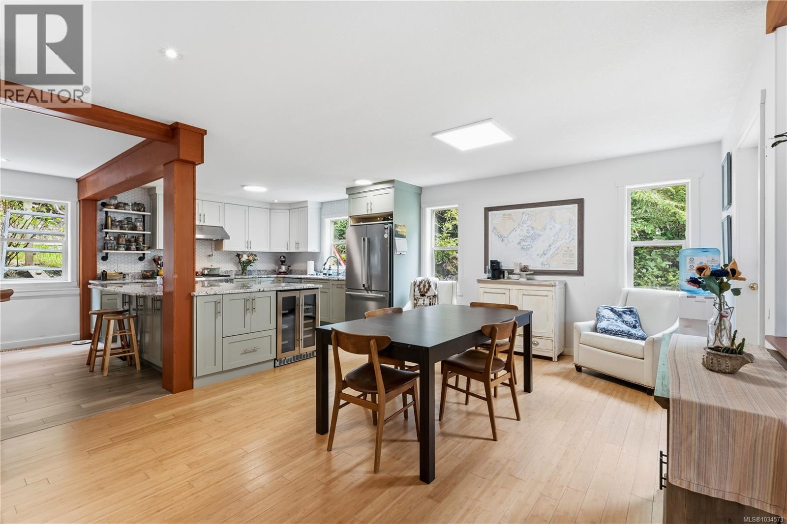 1302 Victoria Rd - 2