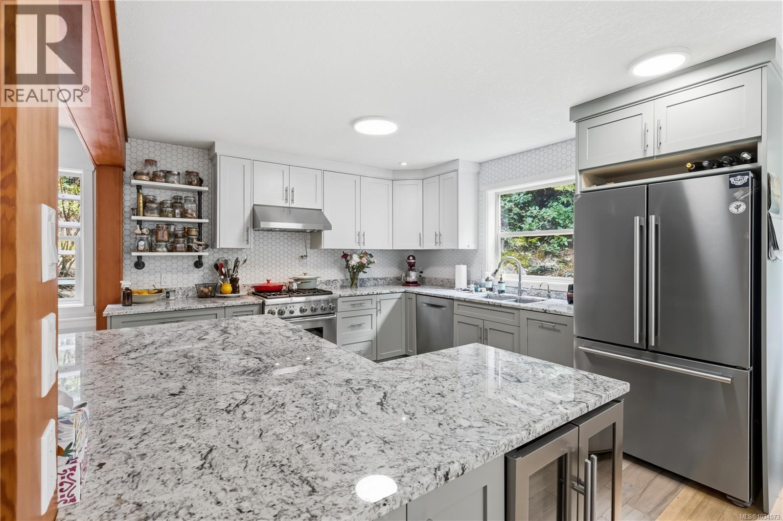 1302 Victoria Rd - 20