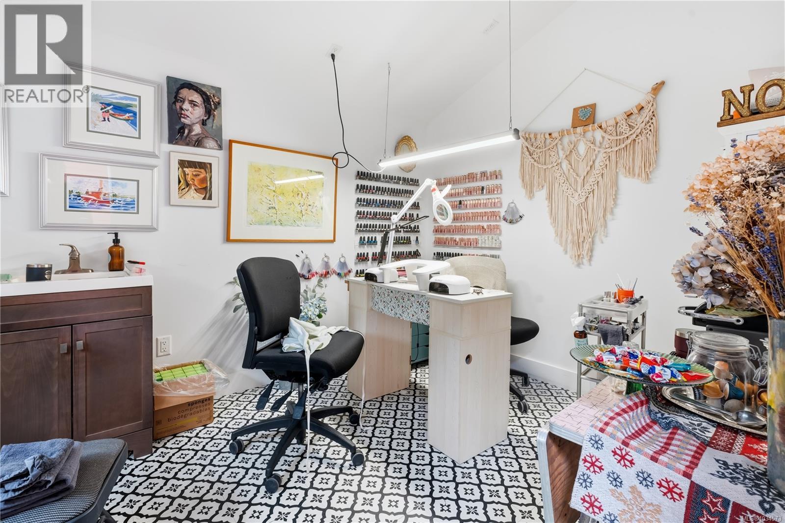 1302 Victoria Rd - 38