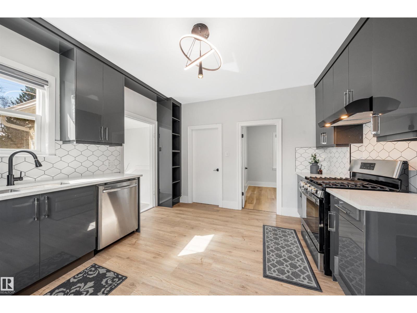 11828 50 ST NW - 12