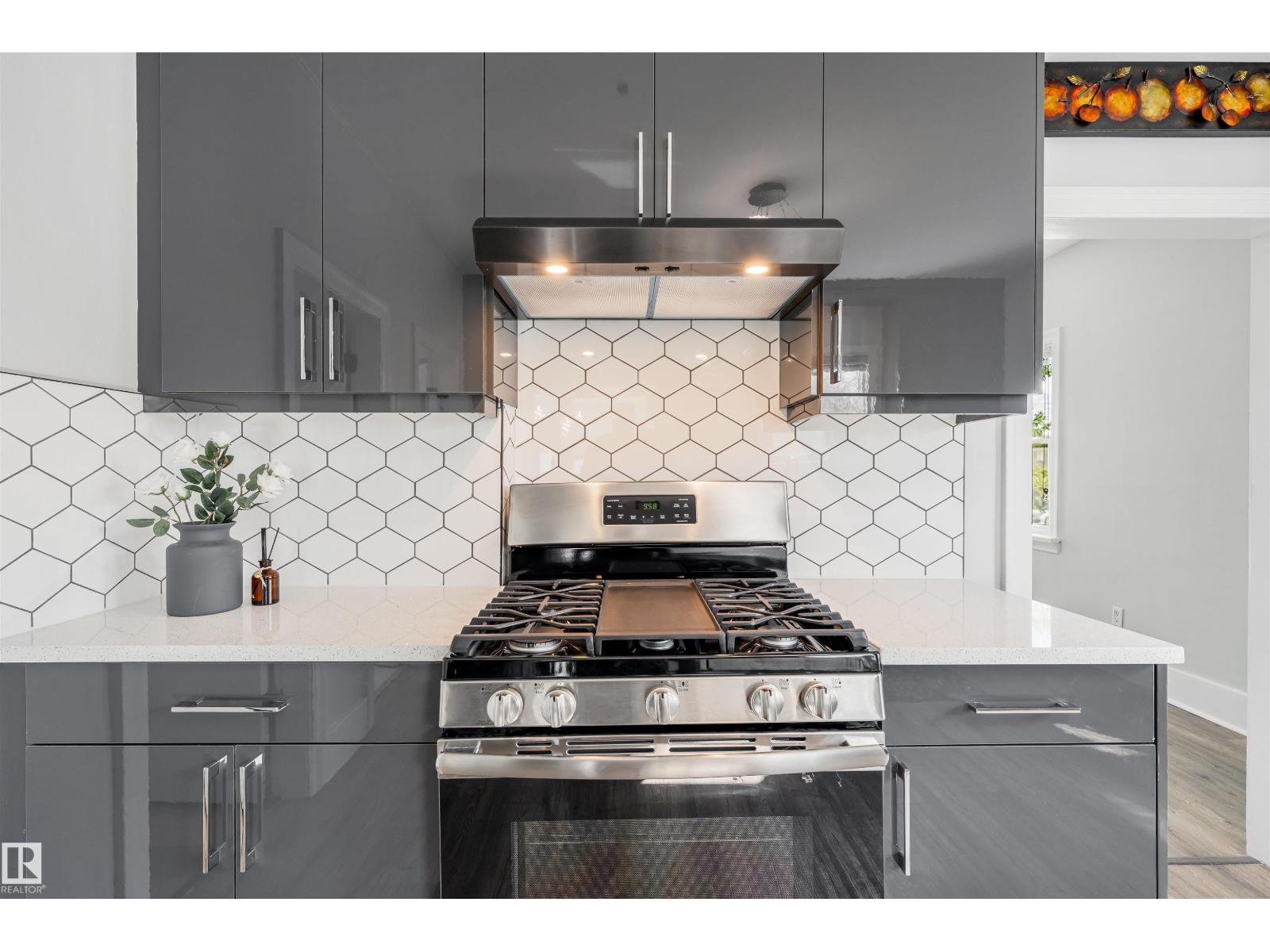 11828 50 ST NW - 14