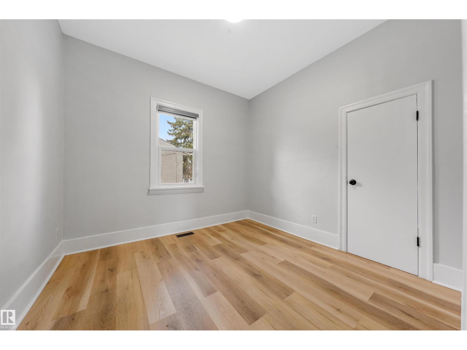 11828 50 ST NW - 17
