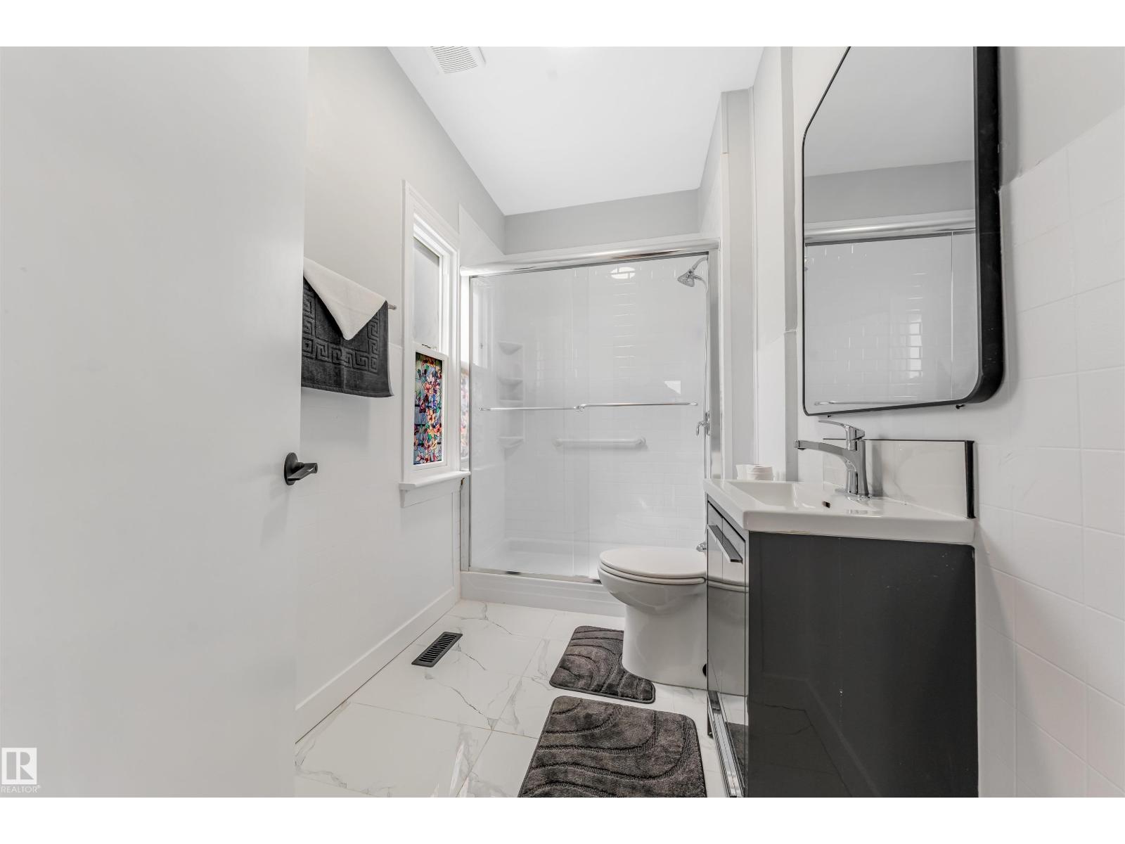 11828 50 ST NW - 18