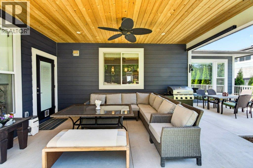  1530 2 Street Southeast, Salmon Arm