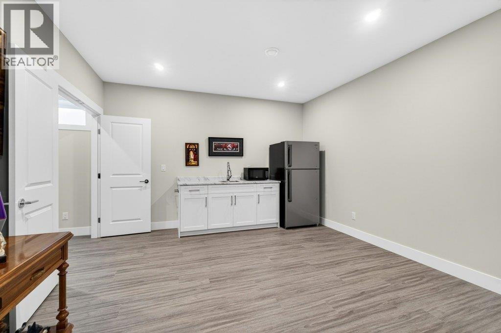  1530 2 Street Southeast, Salmon Arm