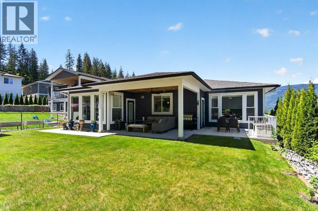  1530 2 Street Southeast, Salmon Arm