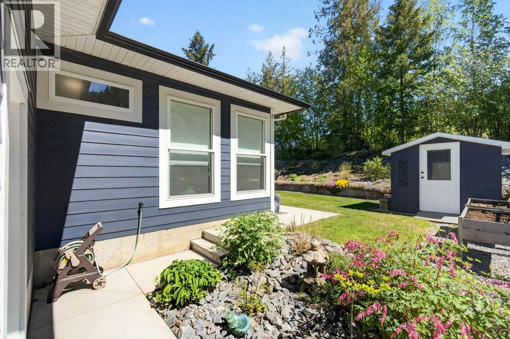  1530 2 Street Southeast, Salmon Arm