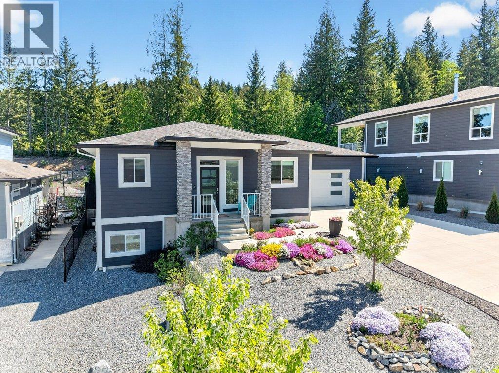  1530 2 Street Southeast, Salmon Arm