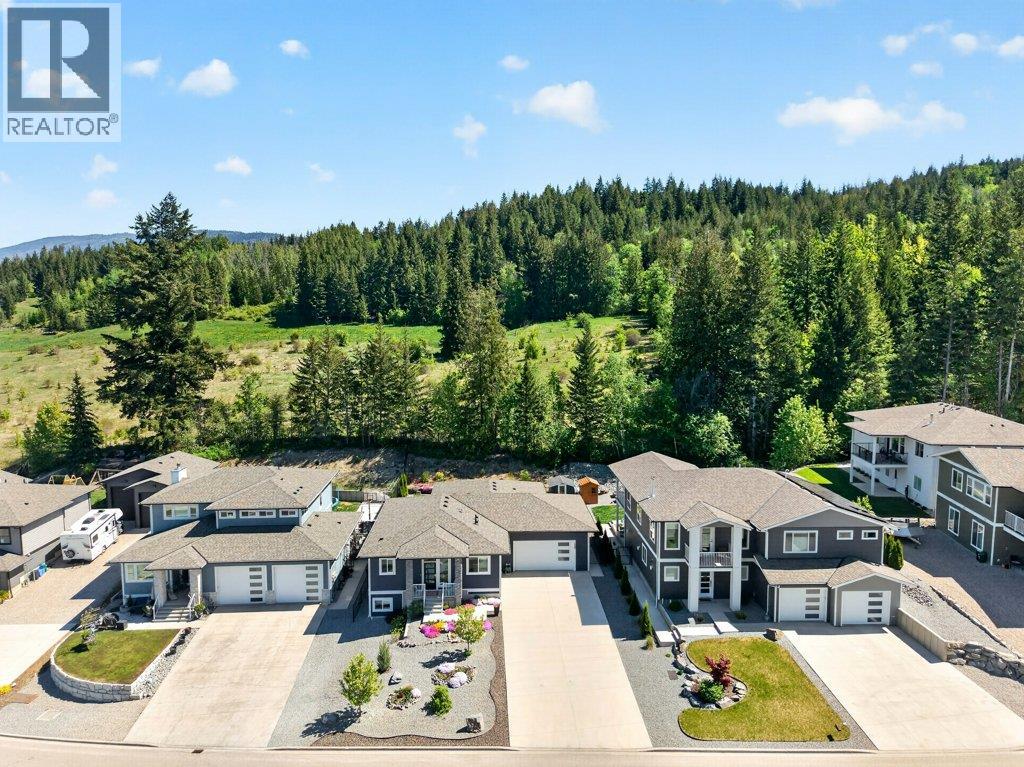  1530 2 Street Southeast, Salmon Arm