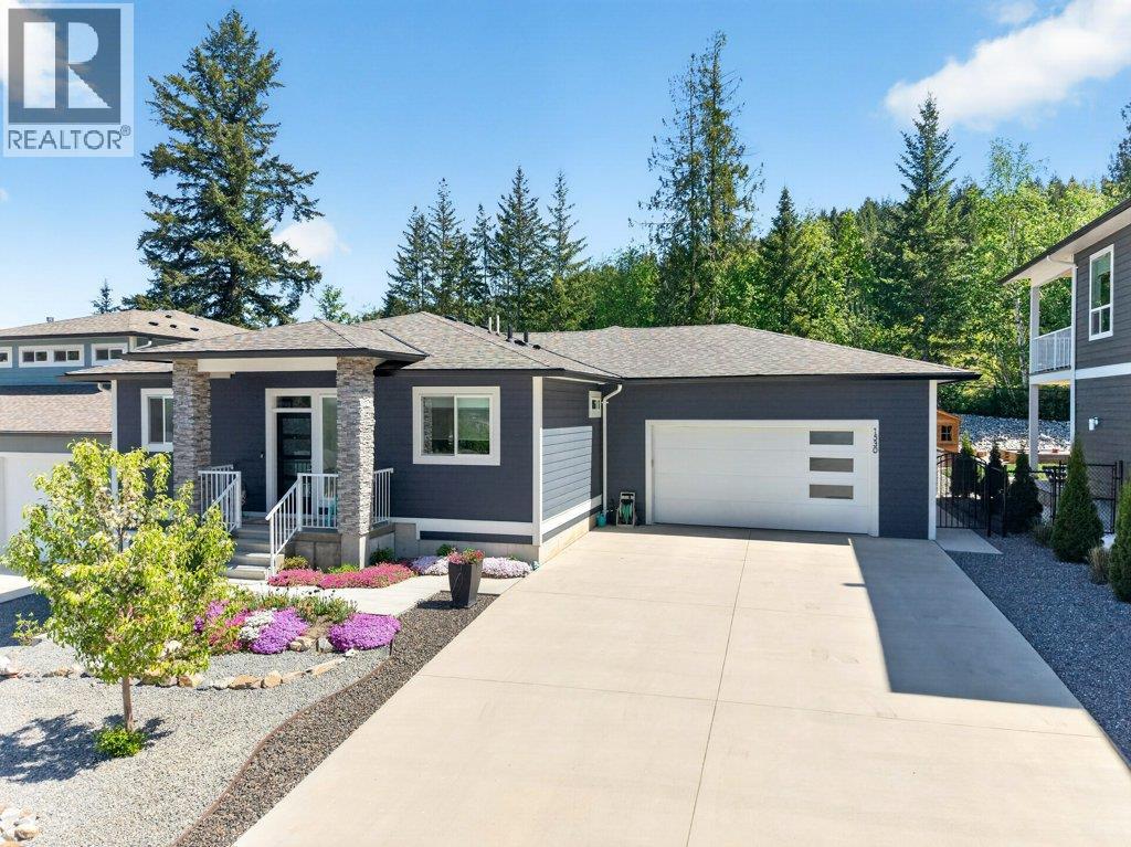  1530 2 Street Southeast, Salmon Arm