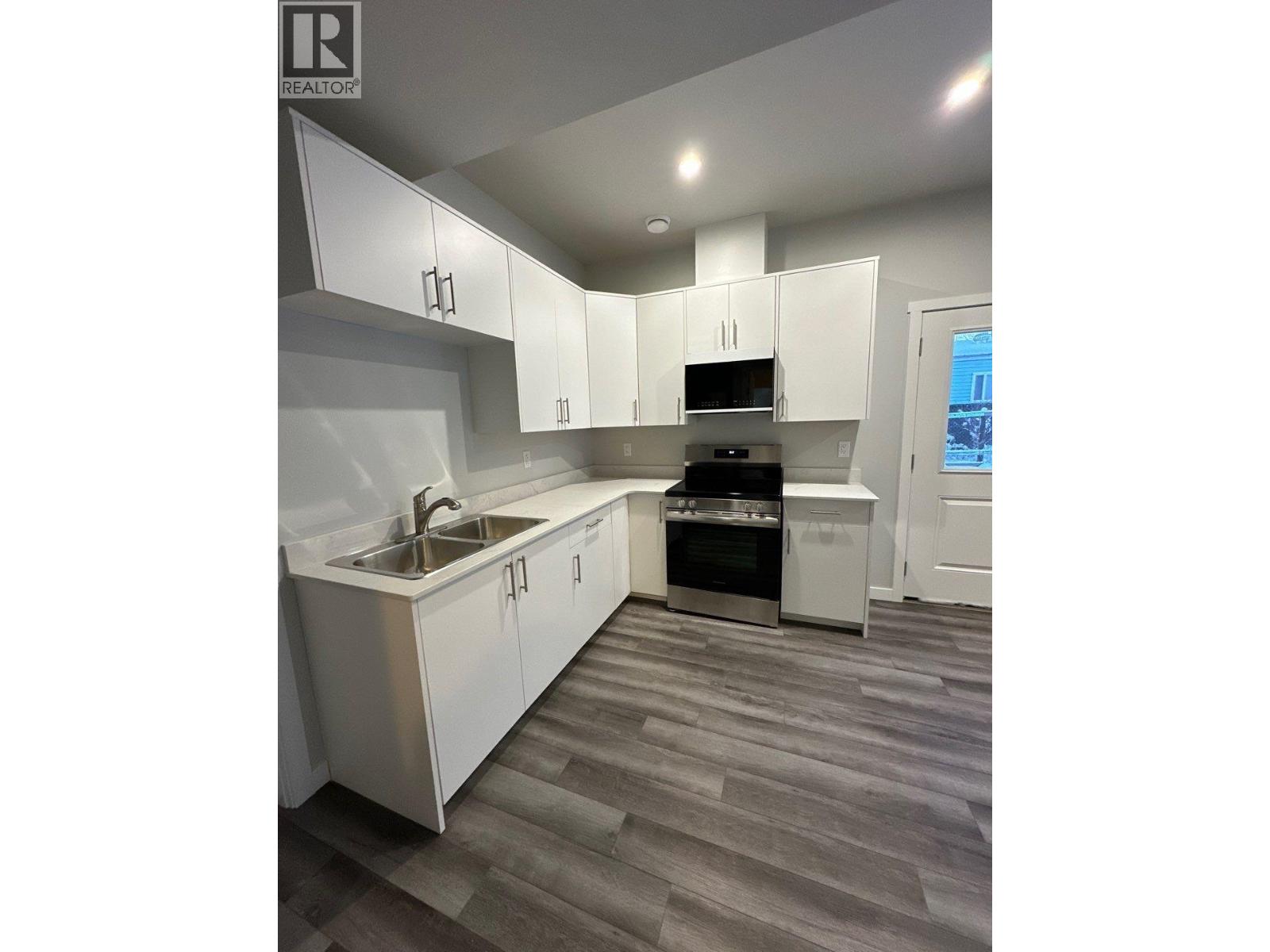 1221-1223 N BLACKBURN ROAD - 16