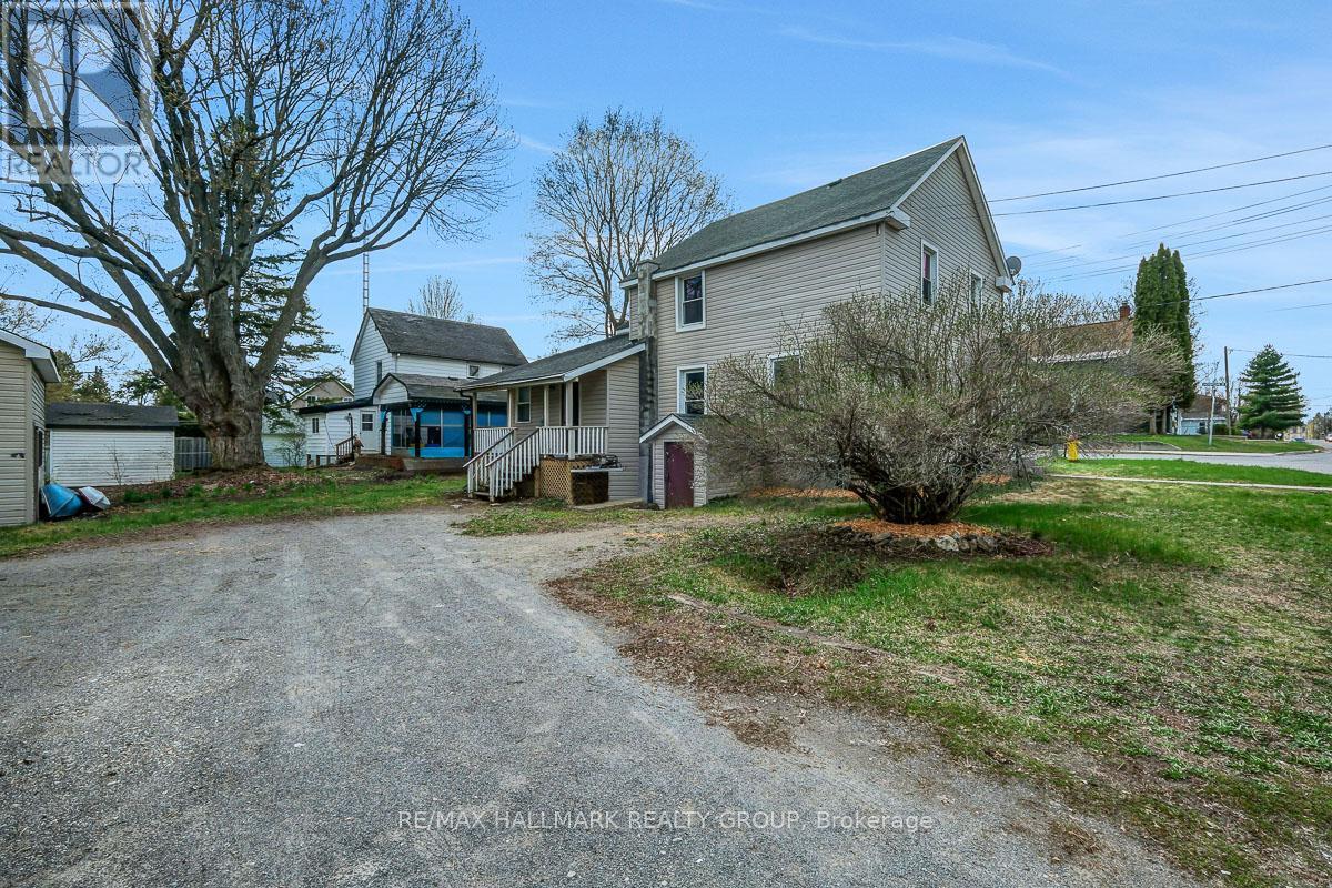 20 BROCK STREET S - 26