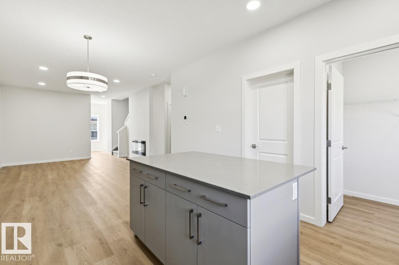 305 EDGEMONT DR NW, Edmonton