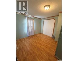 573 Centre Street, Shaunavon, SK S0N2M0 Photo 11