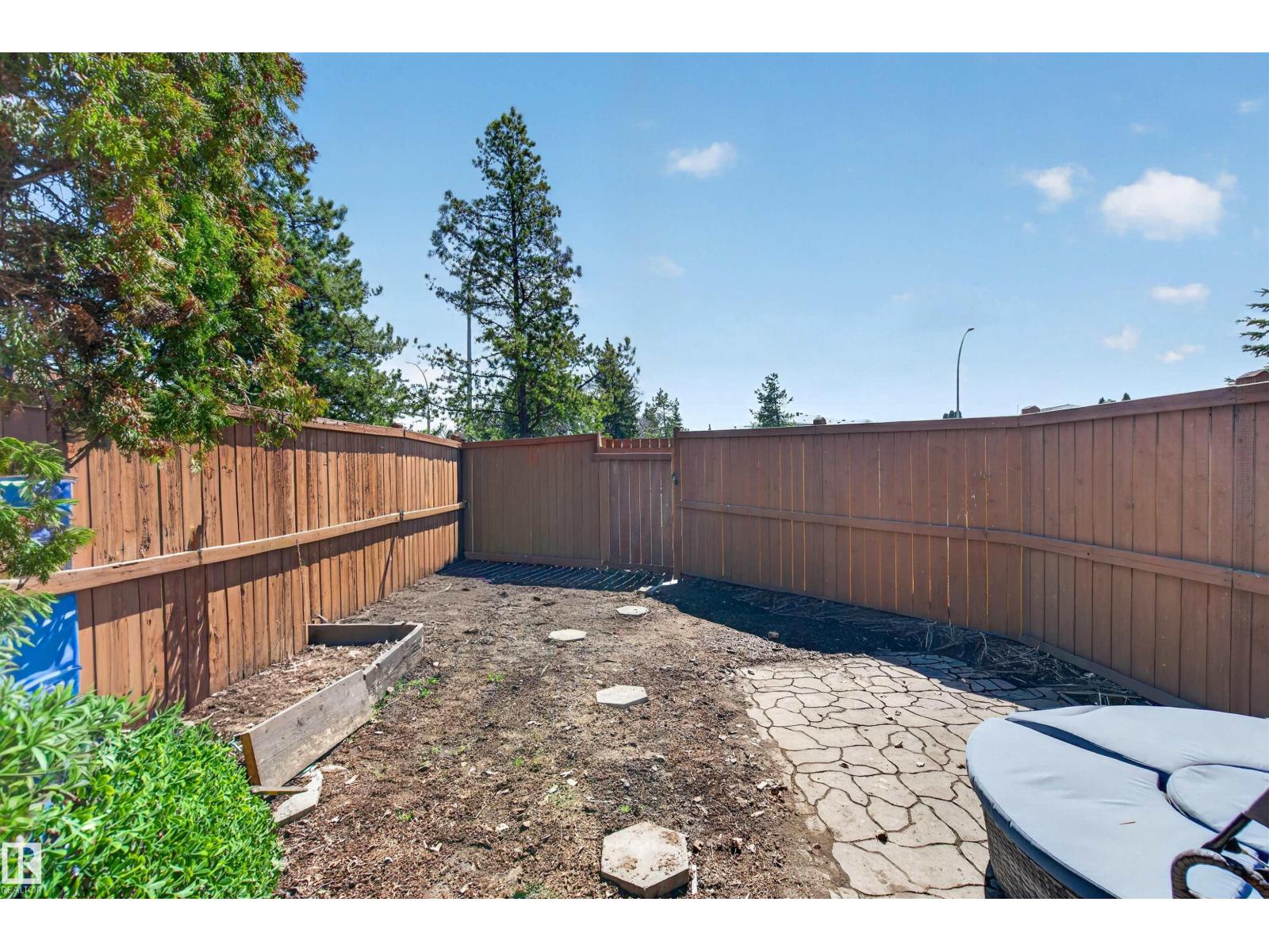 #101 16725 106 ST NW - 27