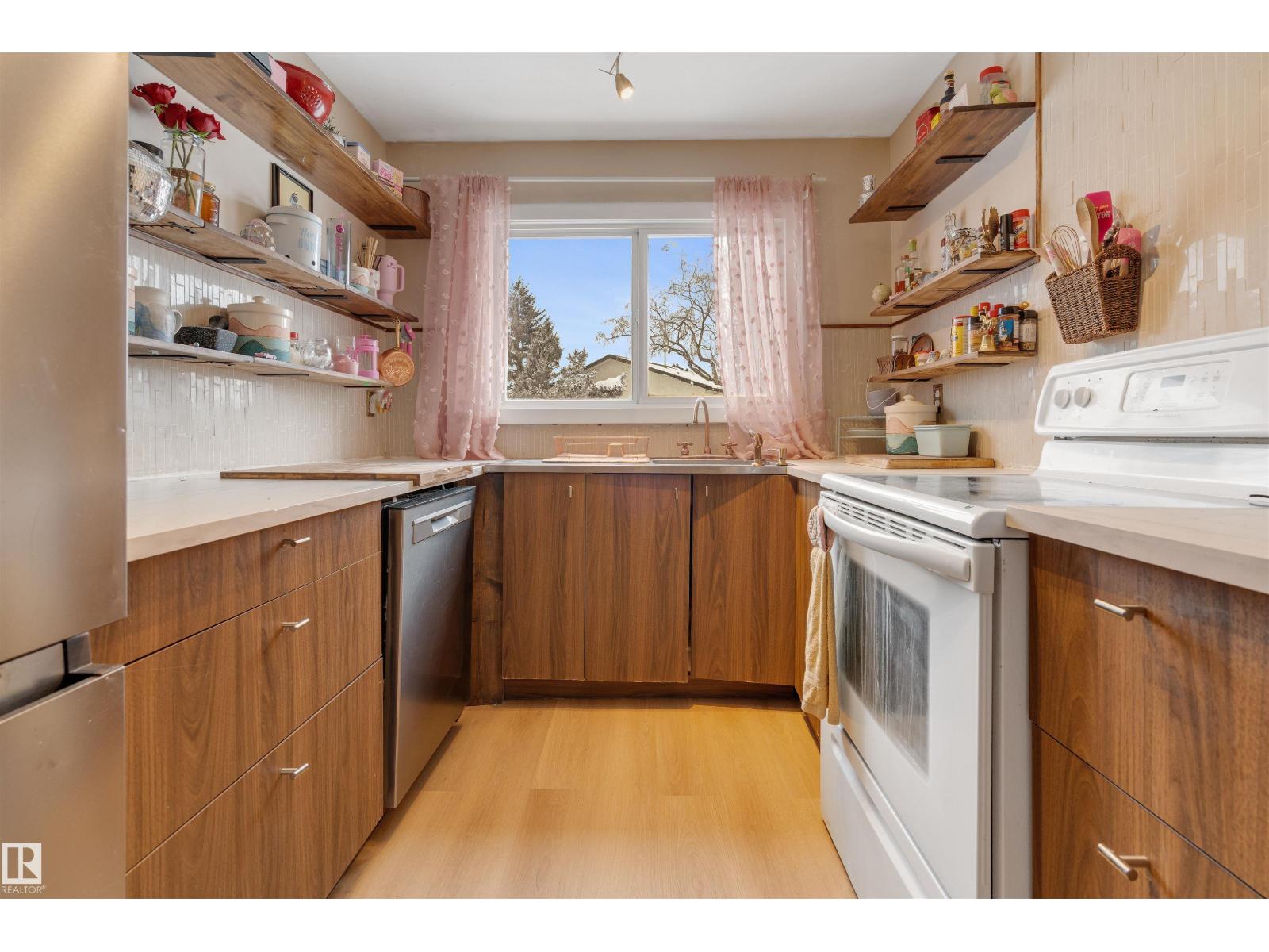 #101 16725 106 ST NW - Image 3