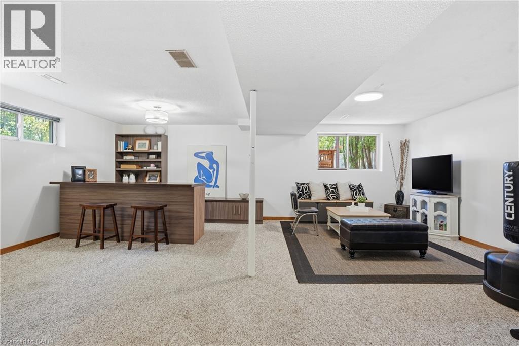 4582 ST VOLODYMYR Court, Beamsville, Ontario, L3J0B5 — Photo 11