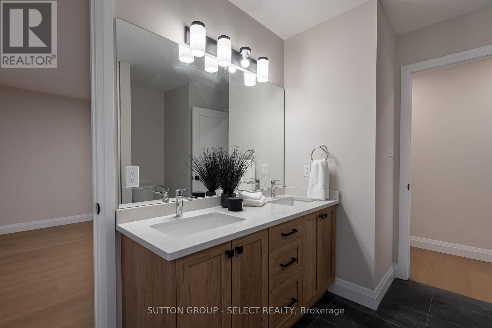 6343 HEATHWOODS AVENUE - 24
