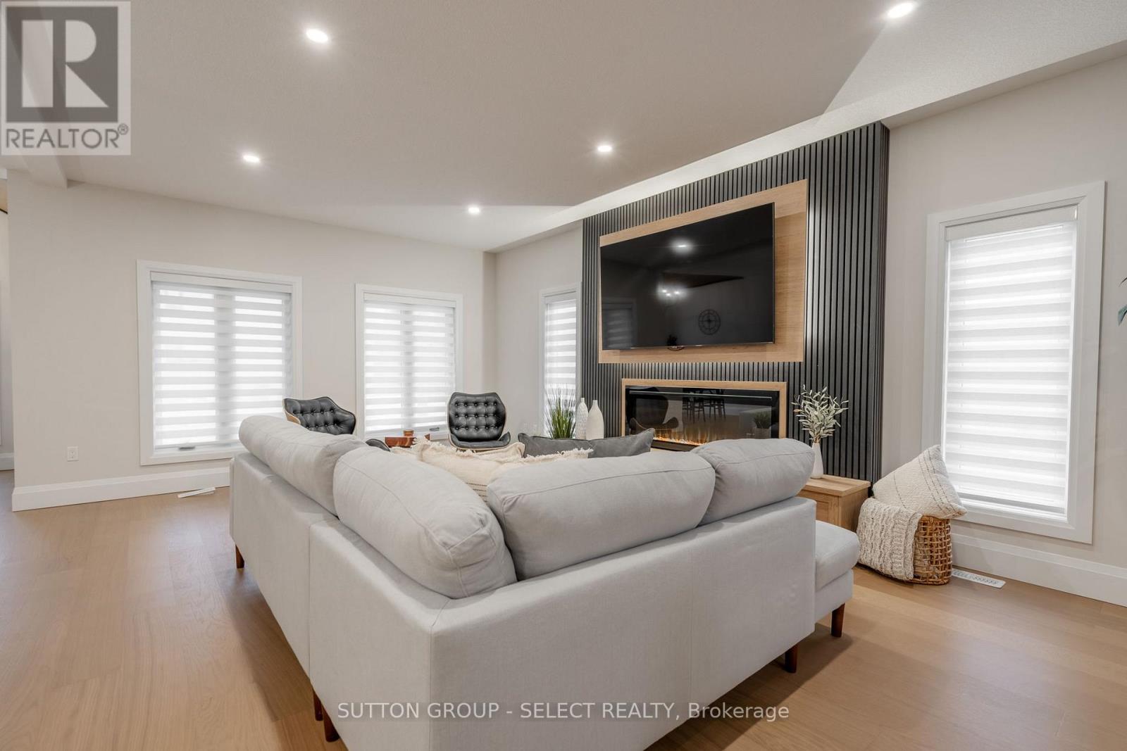 6343 HEATHWOODS AVENUE - 4